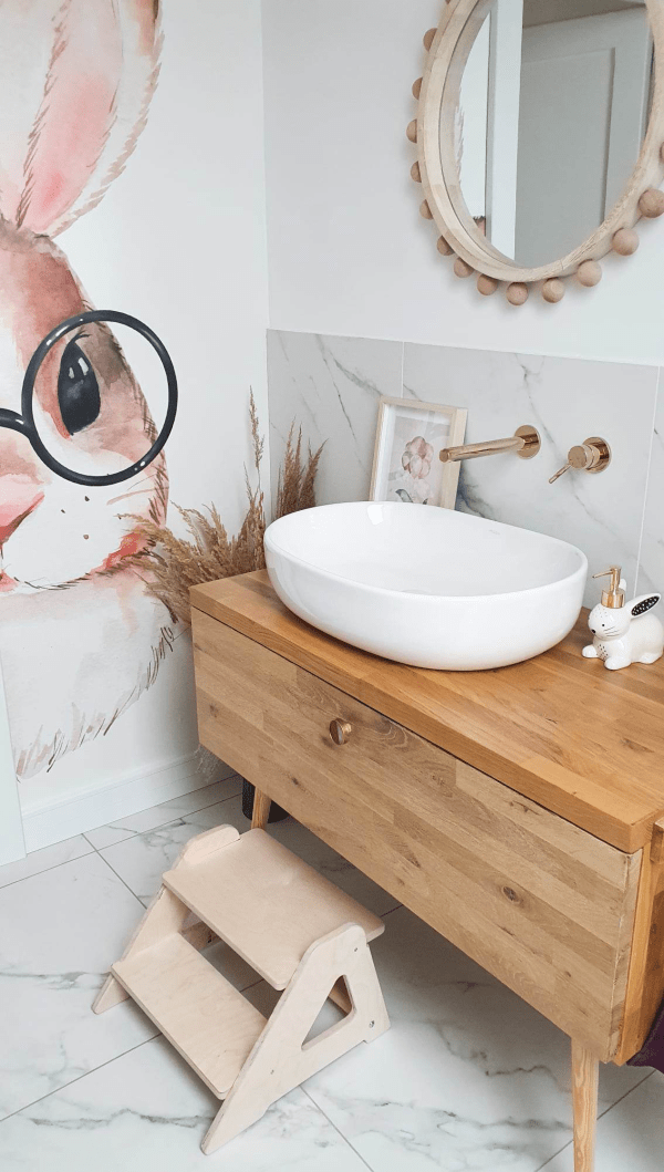 MAMOI® Dziecięcy dwustopniowy stołek stopniowy z naturalnego drewna | Nowoczesny design stołka dla dzieci | Bezpieczny i uniwersalny taboret dla dzieci z dwoma stopniami | 100% EKO | Wyprodukowane w UE